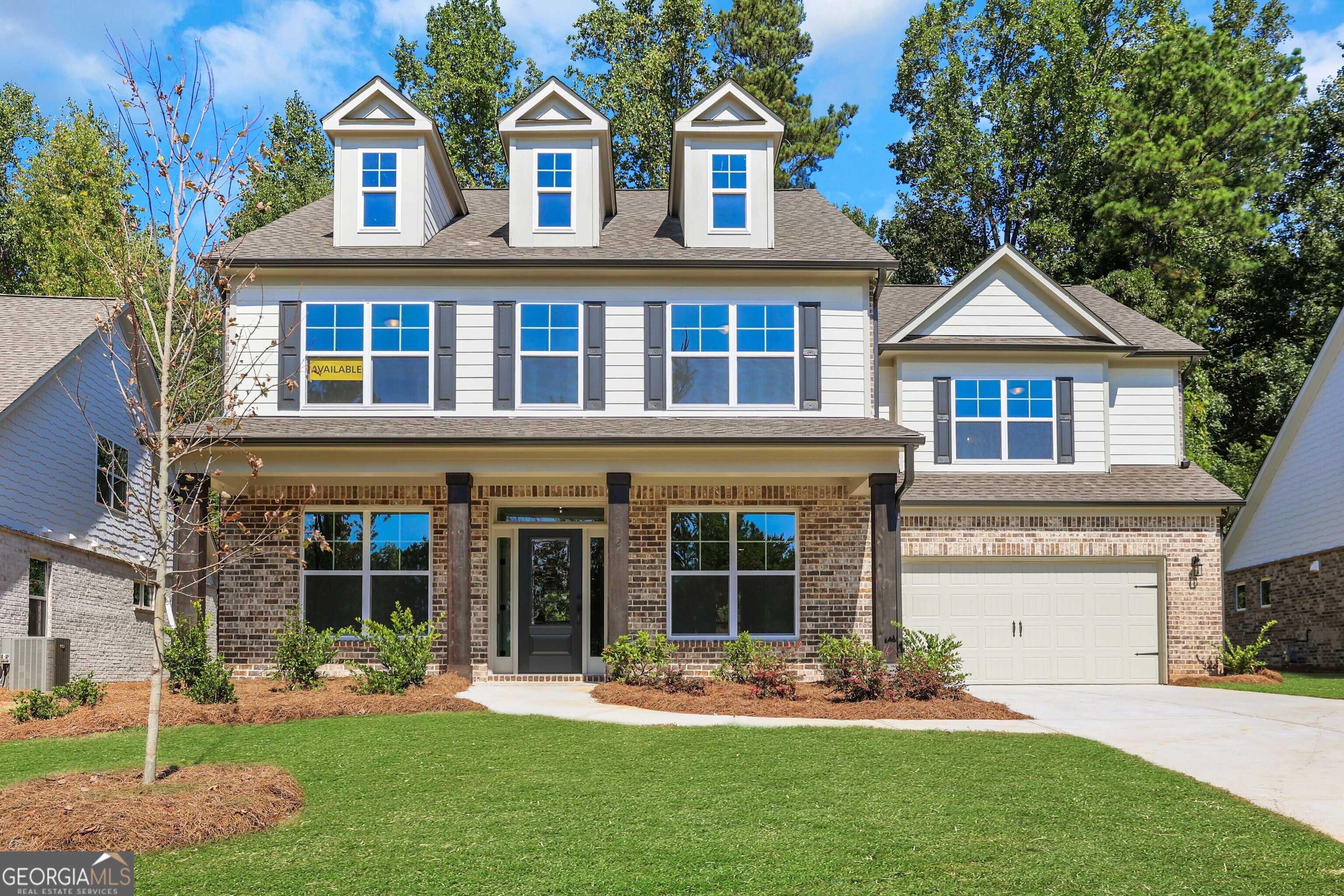 photo 2: 6992 Manchester Drive, Flowery Branch GA 30542