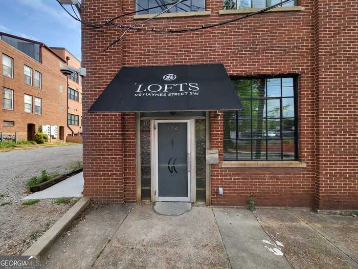 photo 2: 172 Haynes Street SW Unit UNIT 105, Atlanta GA 30313