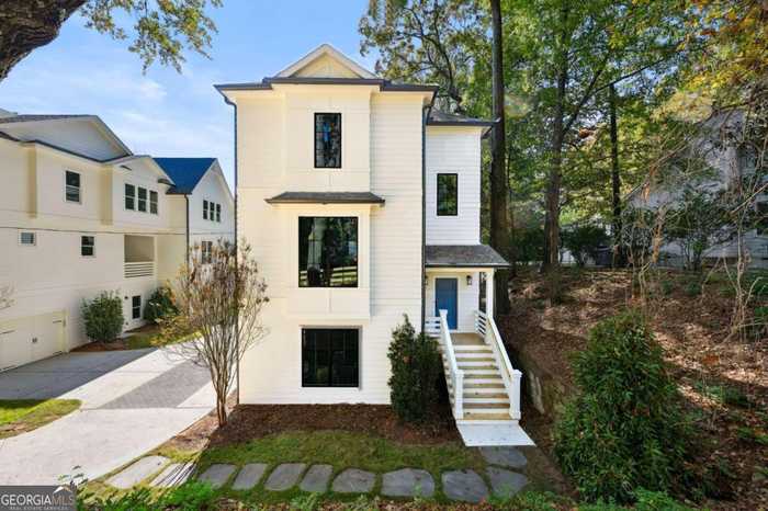 photo 1: 625 Home Avenue SE, Atlanta GA 30312