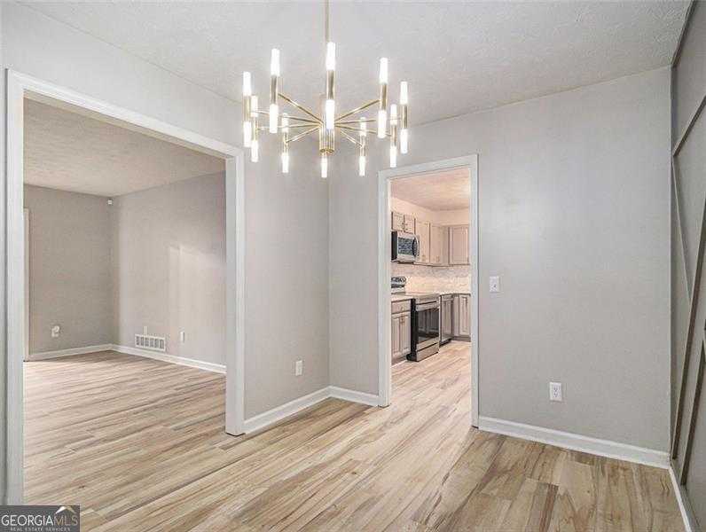 photo 3: 2544 PEYTON WOODS Trail SW, Atlanta GA 30311