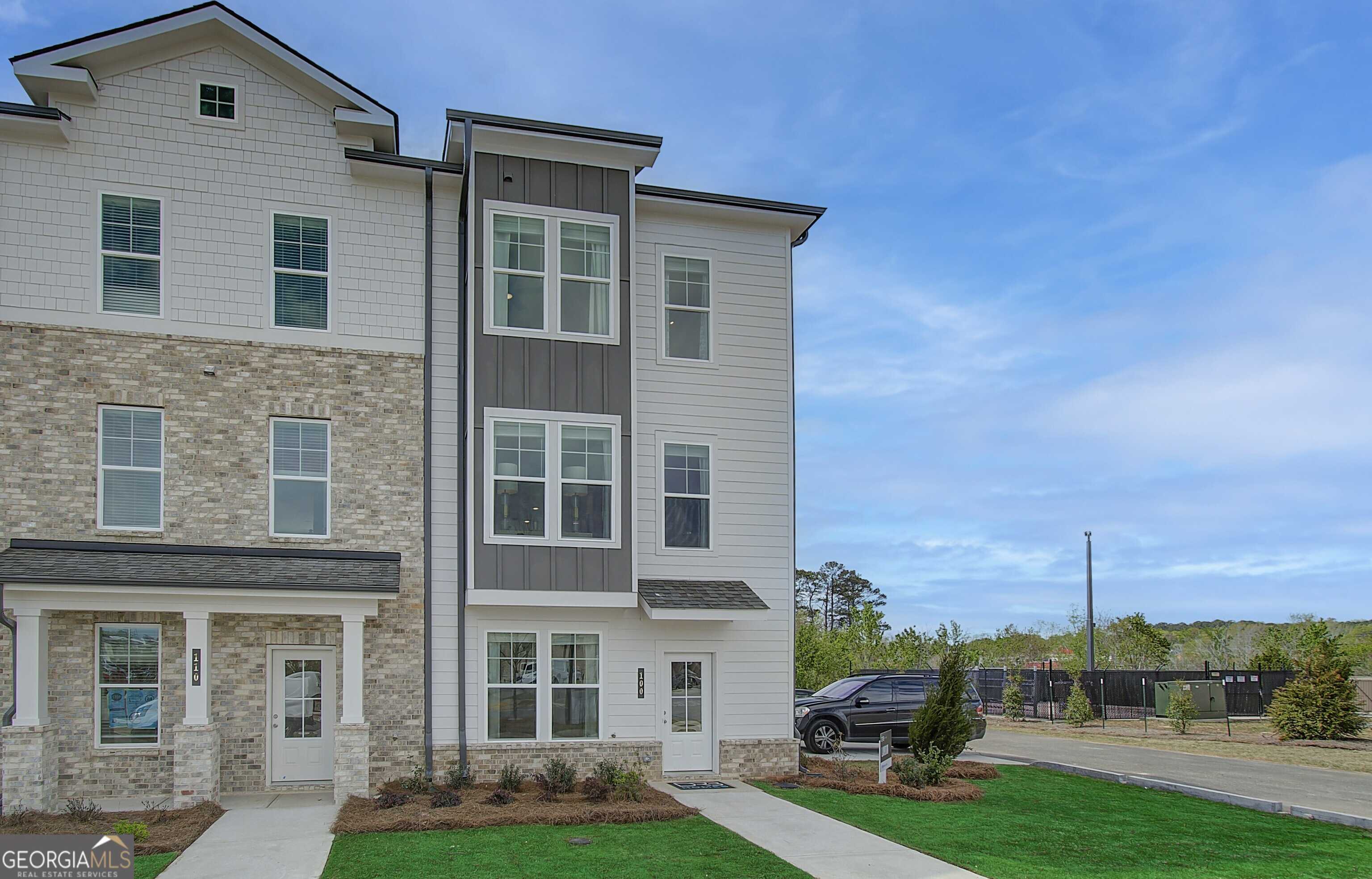 photo 2: 225 Daybreak Lane Unit 35, Newnan GA 30265