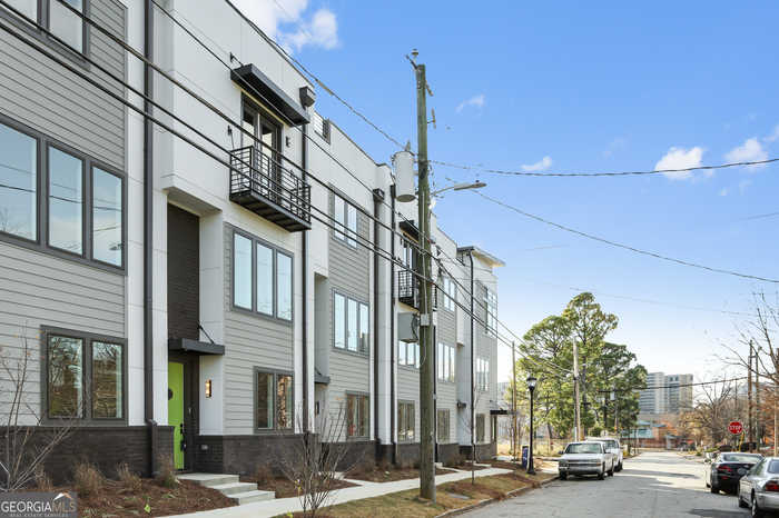 photo 1: 415 Gartrell Street SE Unit UNIT 9, Atlanta GA 30312