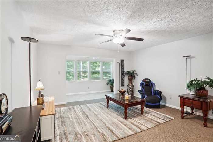 photo 1: 5149 Roswell Road Unit 2, Atlanta GA 30342