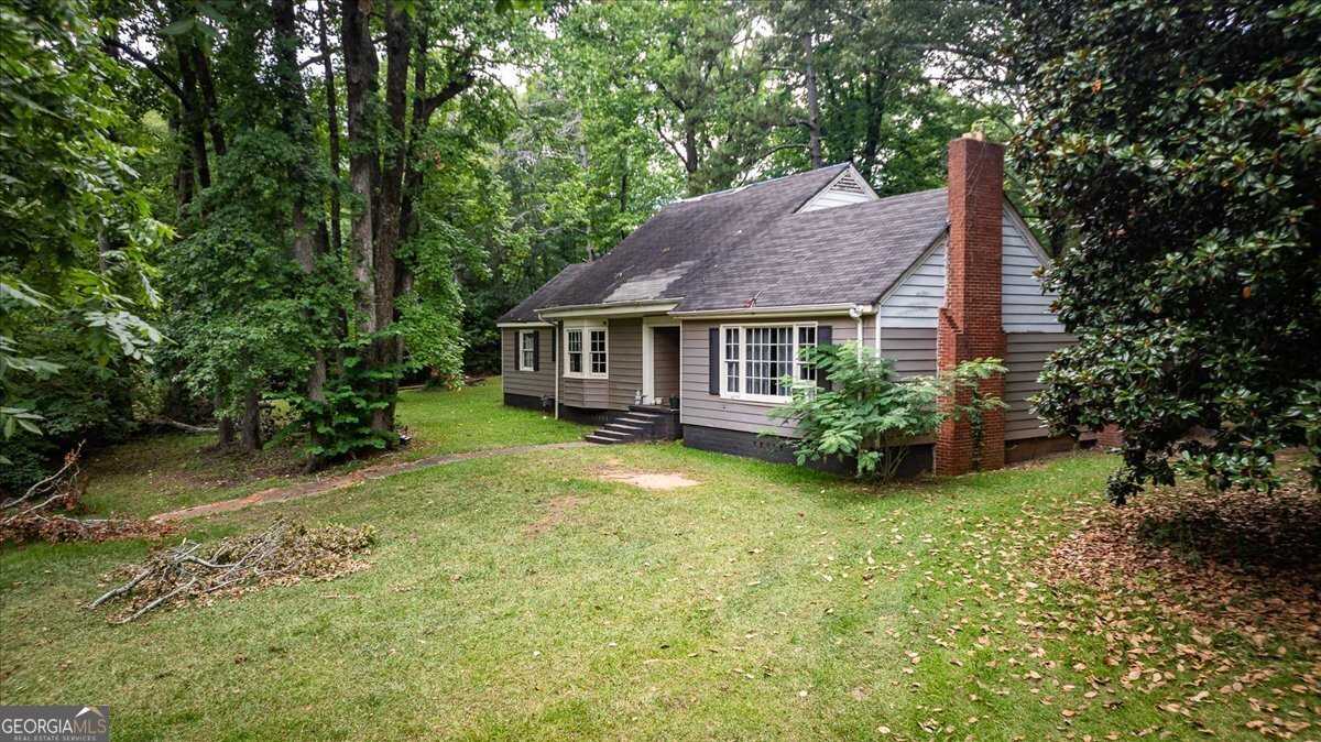 photo 1: 1035 E Spring Street, Monroe GA 30655