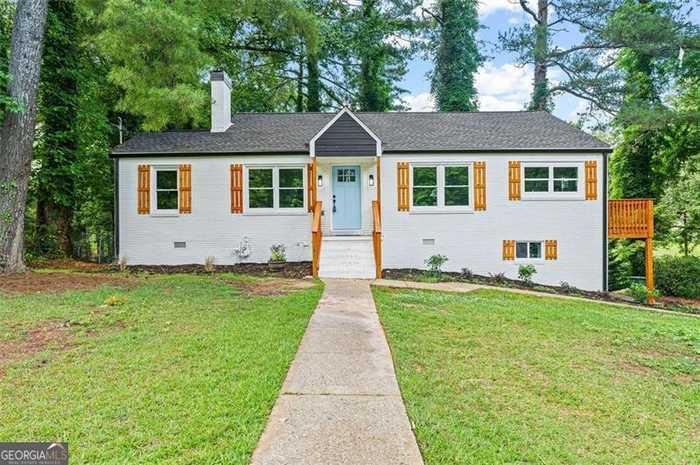 photo 1: 1995 VENETIAN Drive SW, Atlanta GA 30311