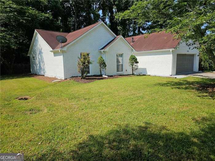 photo 1: 4093 Chapel Mill Bend, Decatur GA 30034