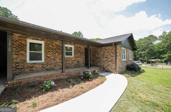 photo 2: 1210 Arrowhead Road, Watkinsville GA 30677