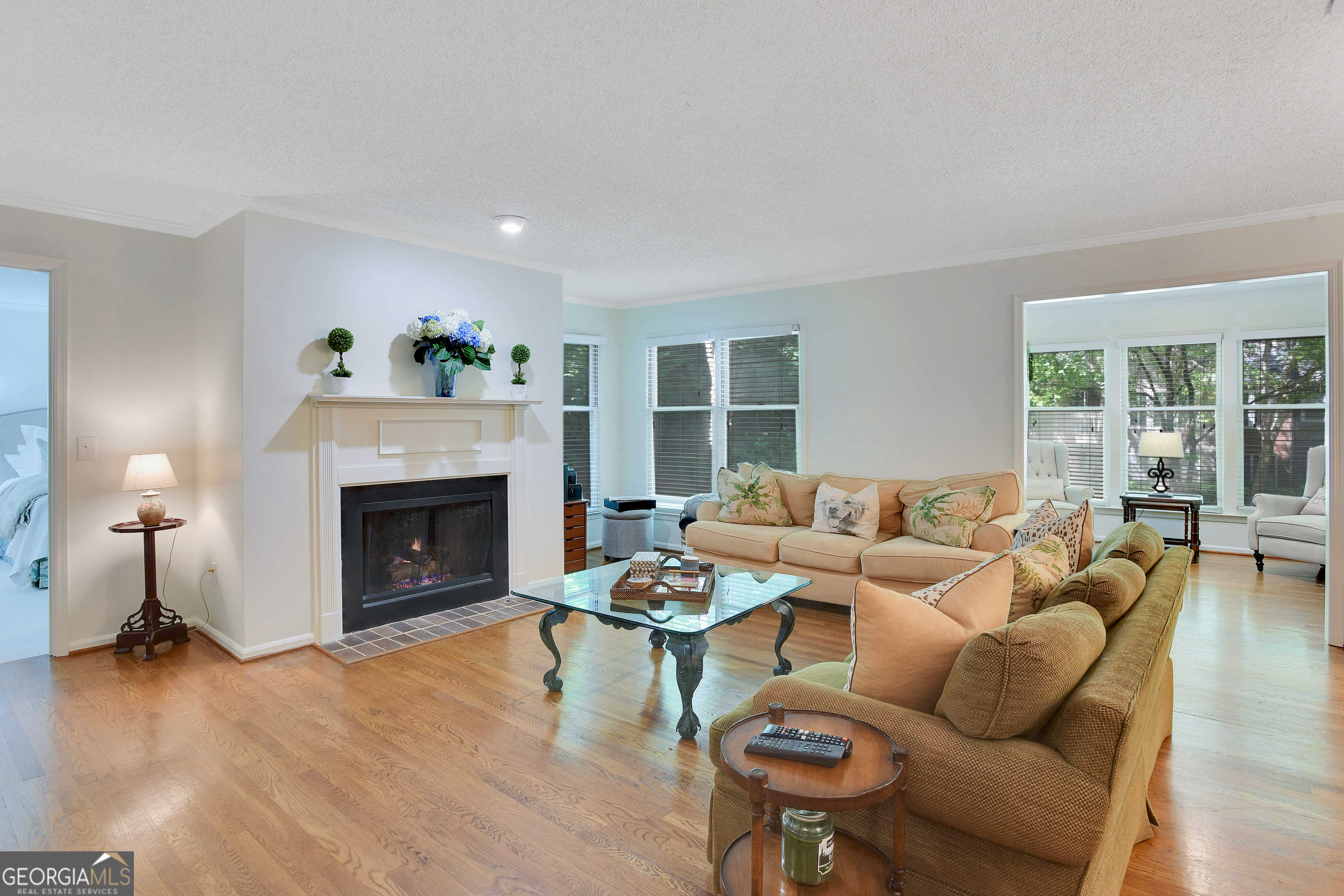 photo 1: 402 Bainbridge Drive, Sandy Springs GA 30327