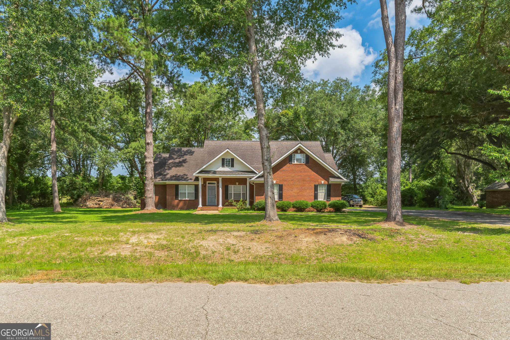 photo 1: 330 River Oaks Drive, Bainbridge GA 39817