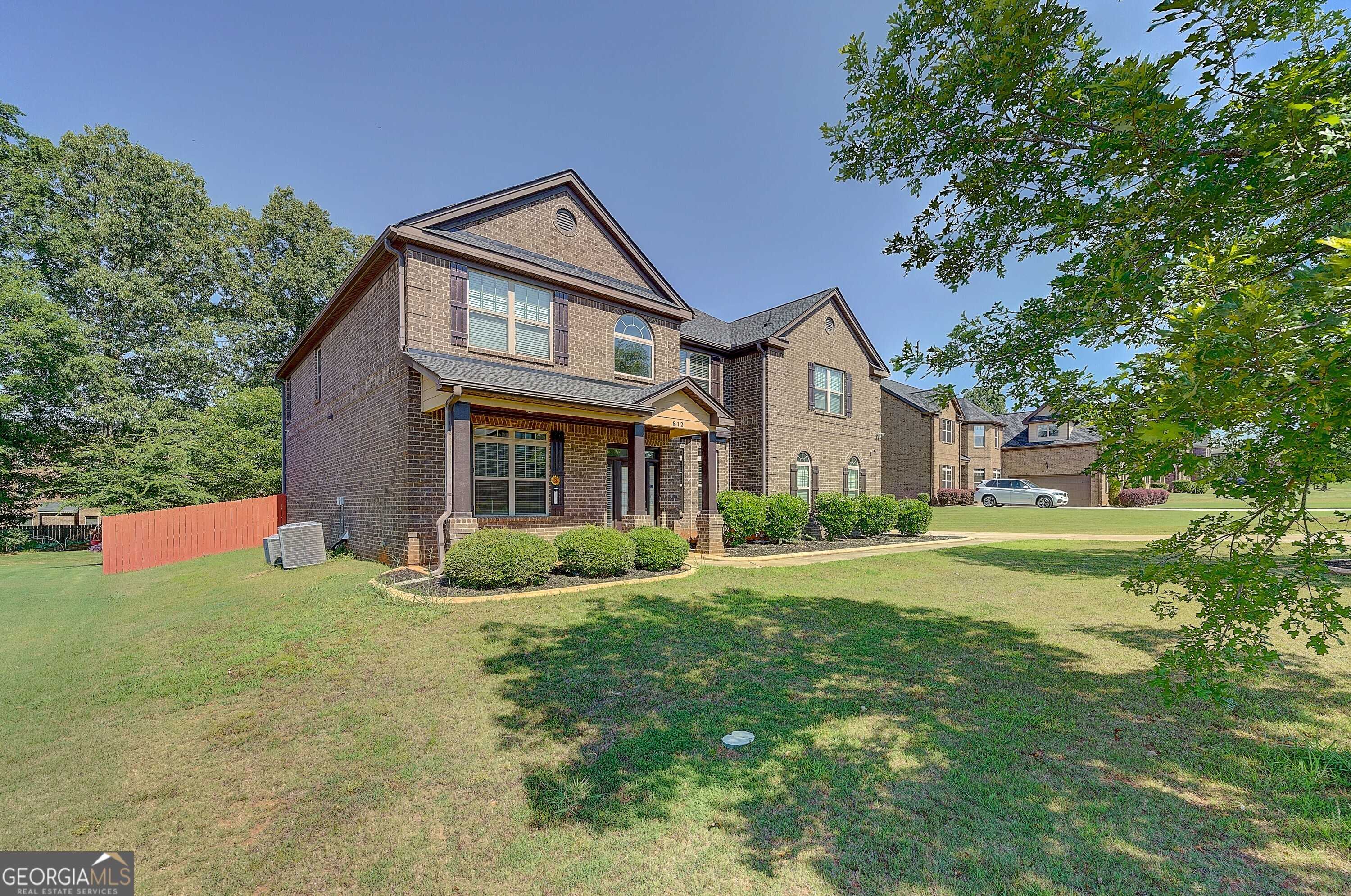 photo 2: 812 Bufflehead Court, Stockbridge GA 30281