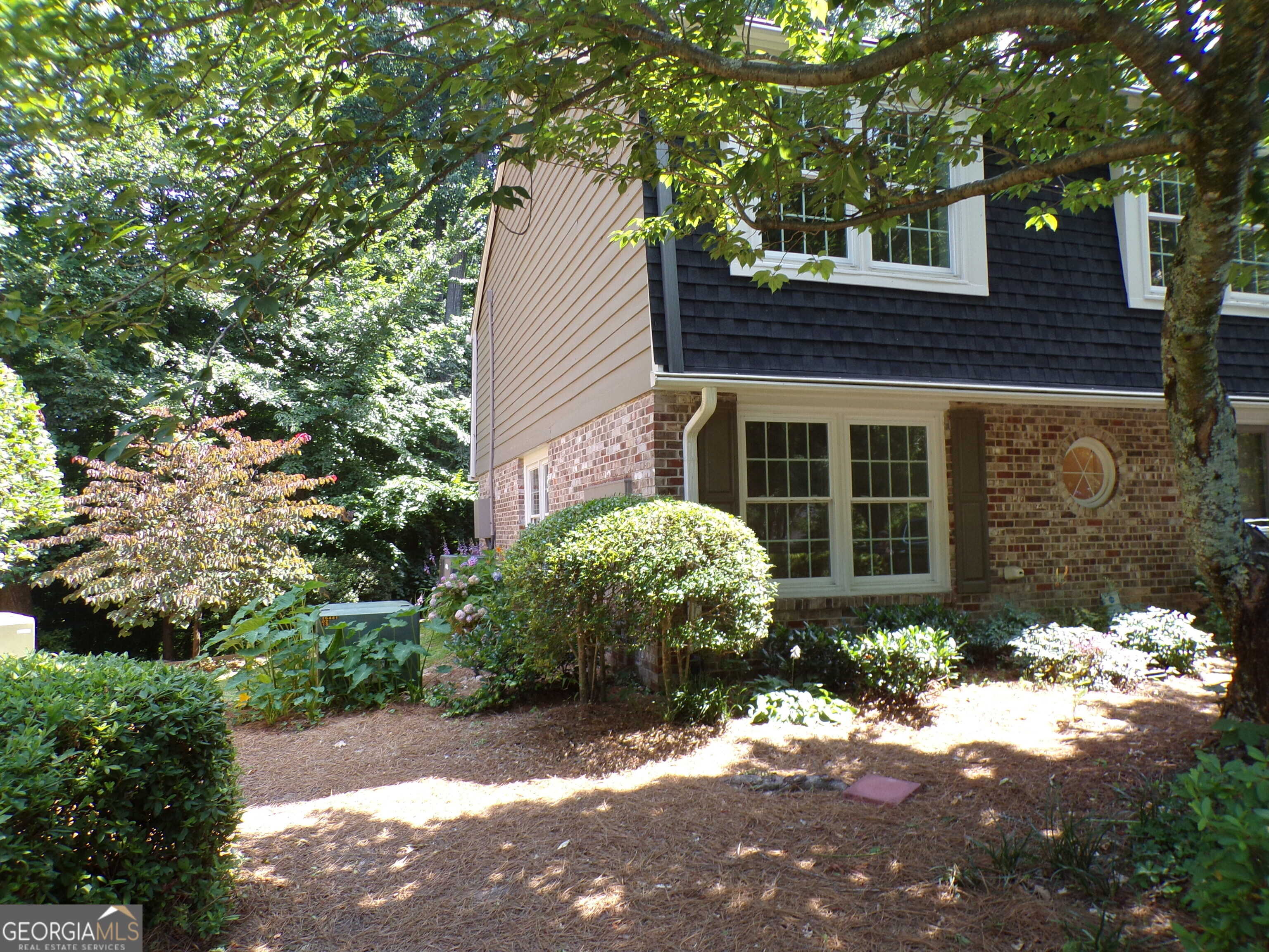 photo 3: 2482 Northlake Court, Atlanta GA 30345