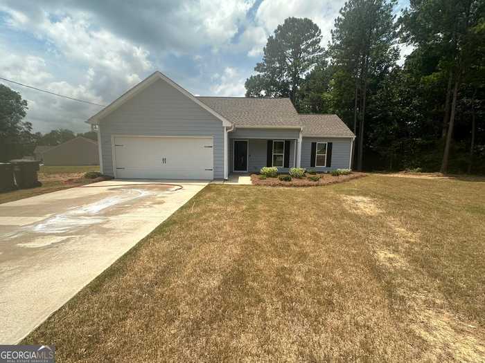 photo 1: 175 Saw Mill Court, Thomaston GA 30286