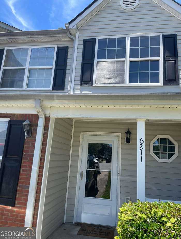 photo 1: 6211 Hickory Lane Circle, Union City GA 30291