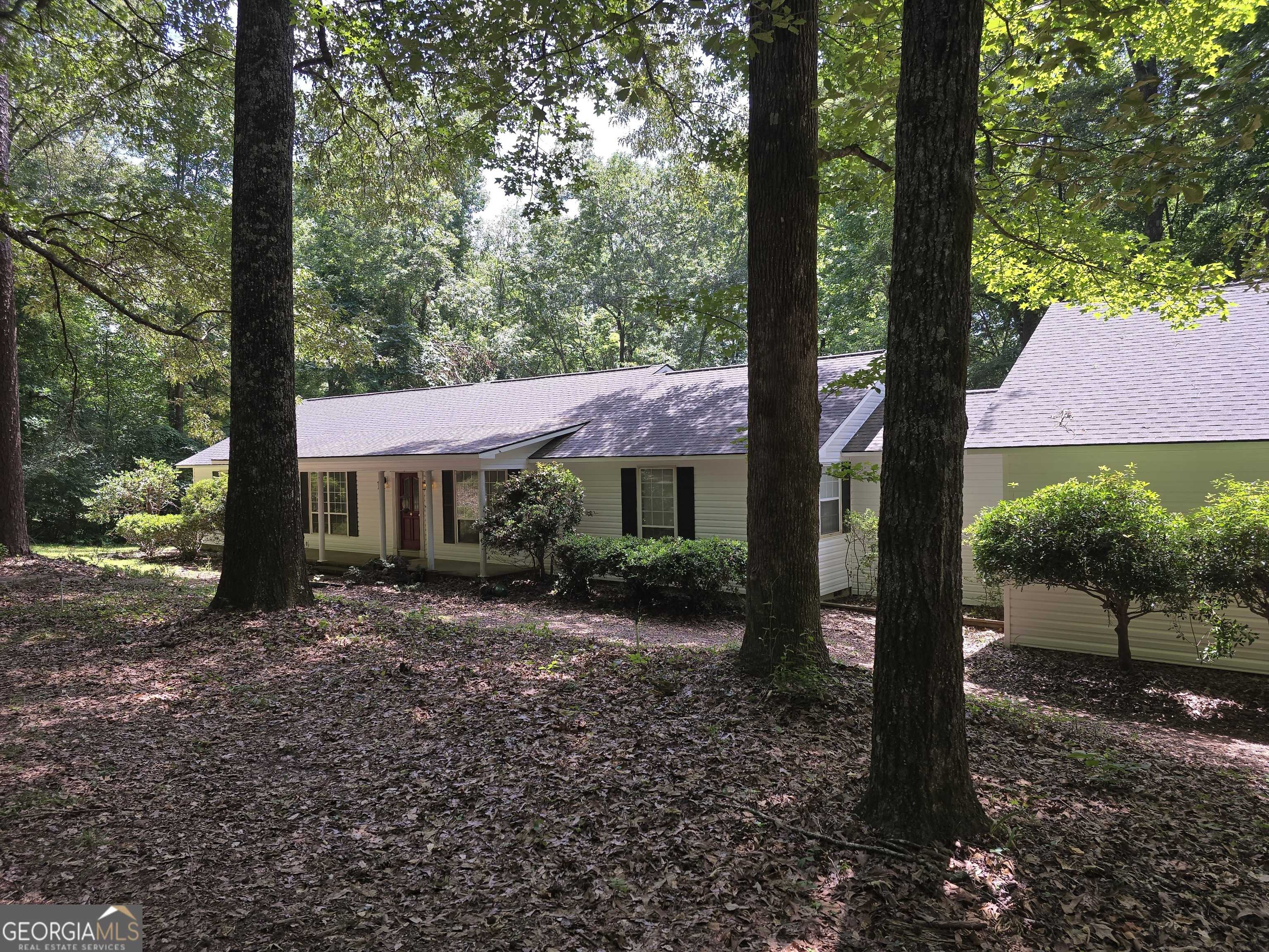 photo 2: 706 Woodbine Drive, Sandersville GA 31082