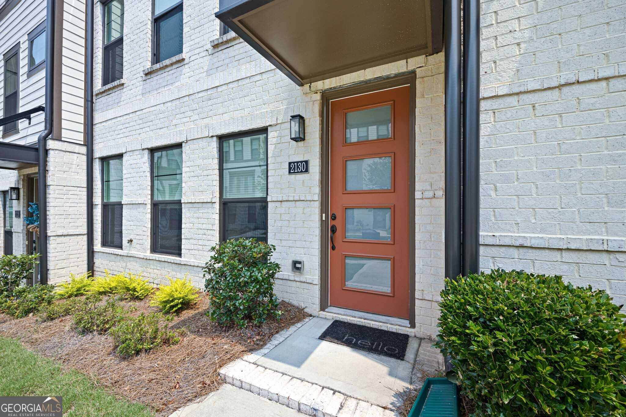 photo 2: 2130 Holtz Lane, Atlanta GA 30318