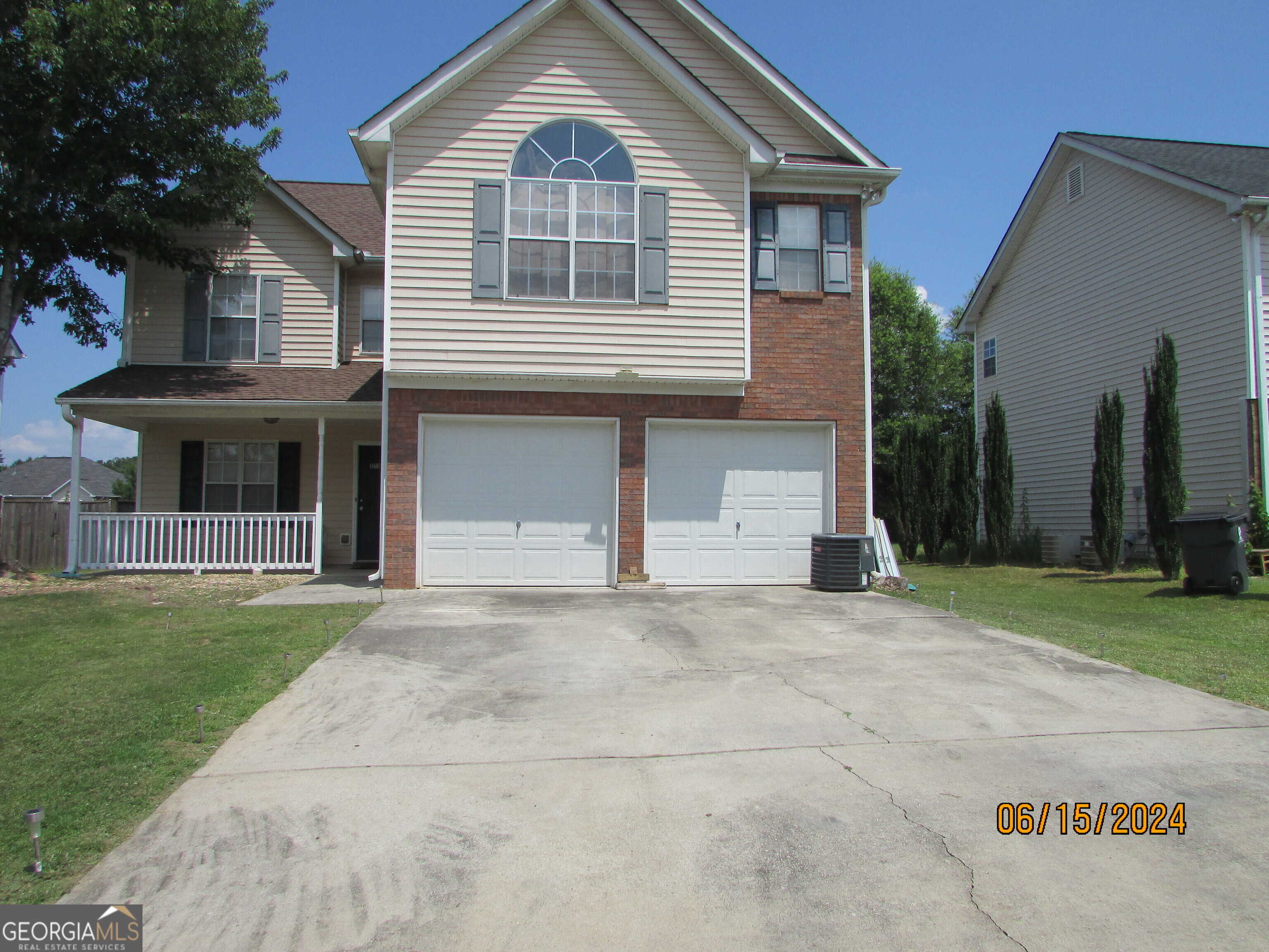 photo 2: 5737 Colonnade Drive, Rex GA 30273