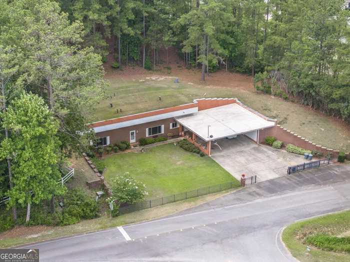 photo 1: 101 Huntington Drive, Dublin GA 31021