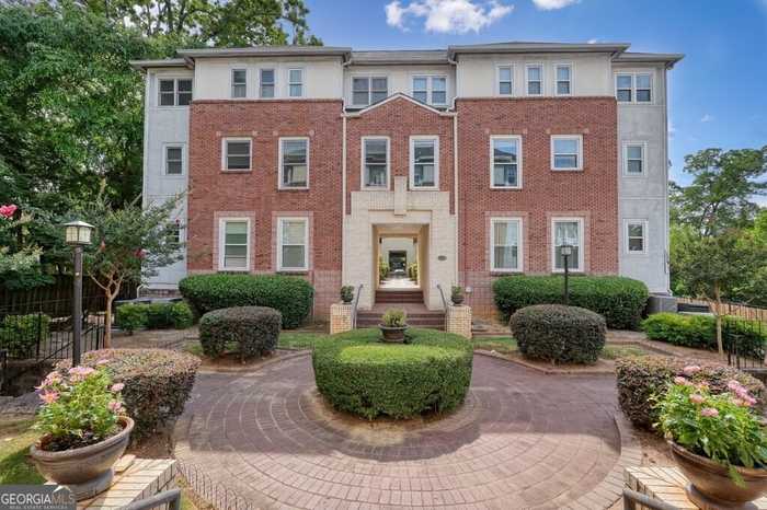 photo 1: 1170 N Highland Avenue NE Unit B3, Atlanta GA 30306