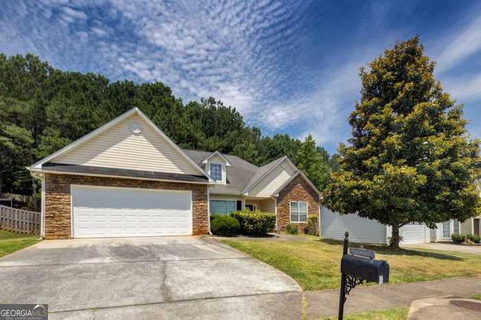 photo 2: 11945 Red Ivy Lane, Fayetteville GA 30215