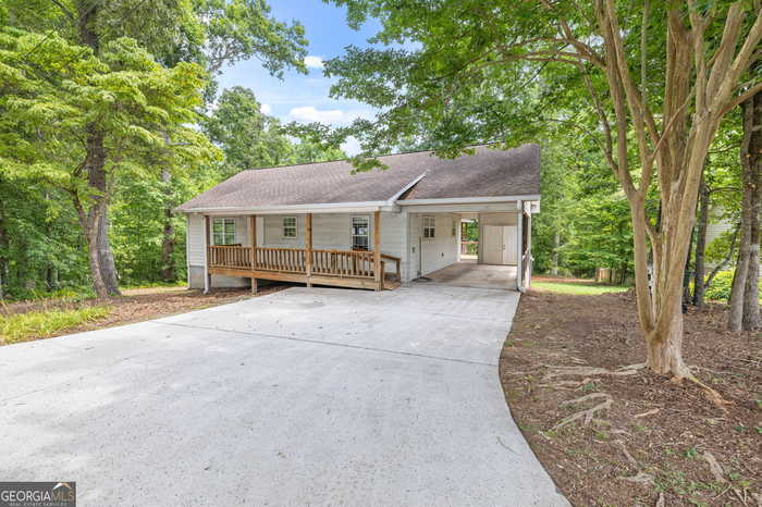 photo 1: 270 Salome Drive, Clarkesville GA 30523