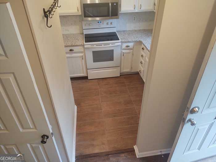 photo 2: 115 Eaglewood Way, Athens GA 30606