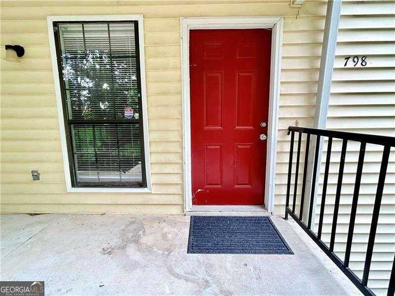 photo 3: 798 Windchase Lane, Stone Mountain GA 30083