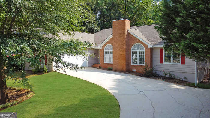 photo 1: 157 Glenview Way, Lawrenceville GA 30043