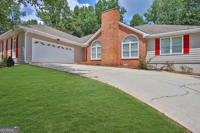 photo 2: 157 Glenview Way, Lawrenceville GA 30043