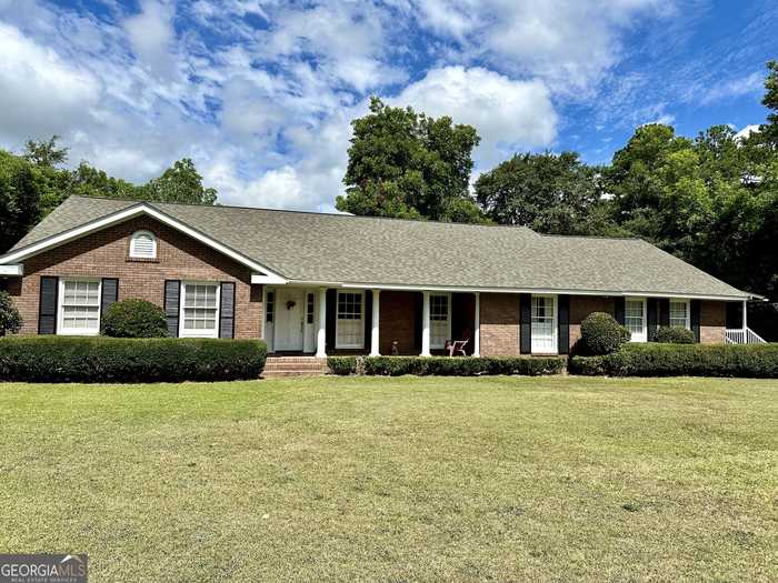 photo 1: 200 Woodridge Road, Dublin GA 31021