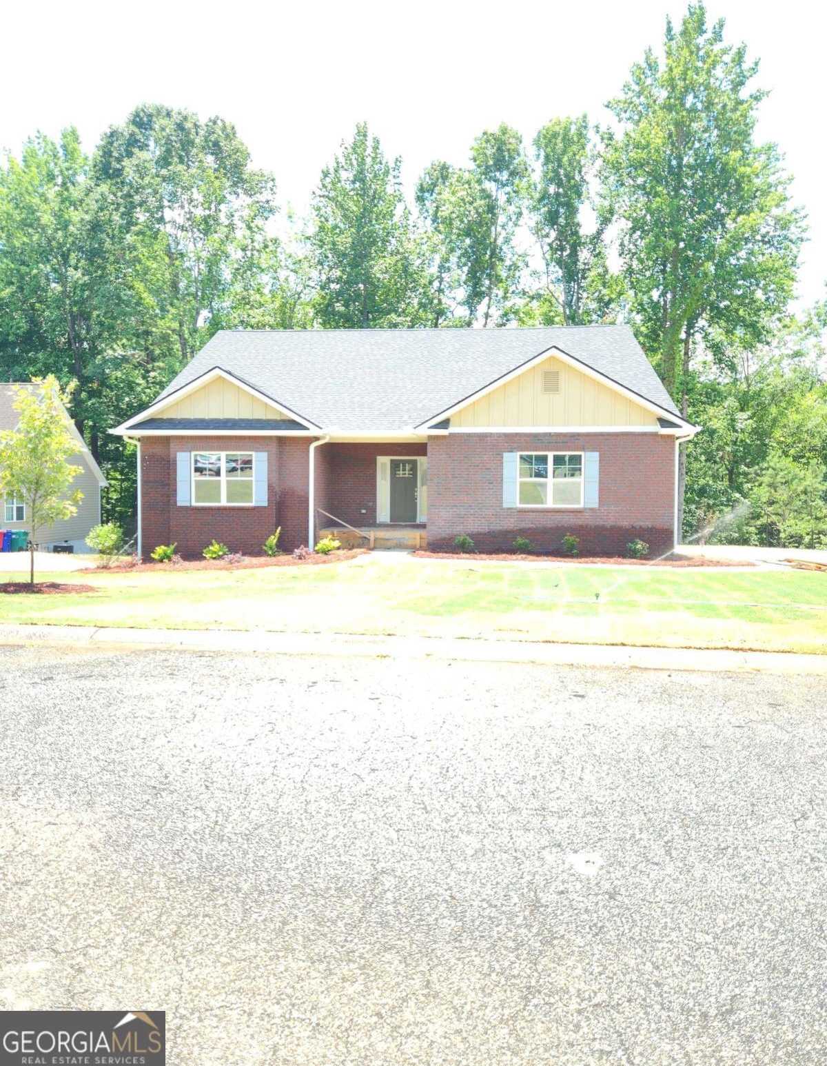 photo 1: 211 Carsons Walk Unit LOT 26, Macon GA 31216