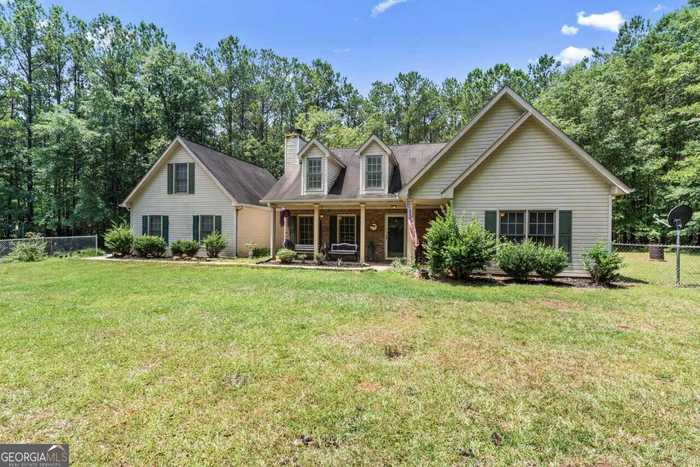 photo 1: 211 Country Kitchen Road, Barnesville GA 30204