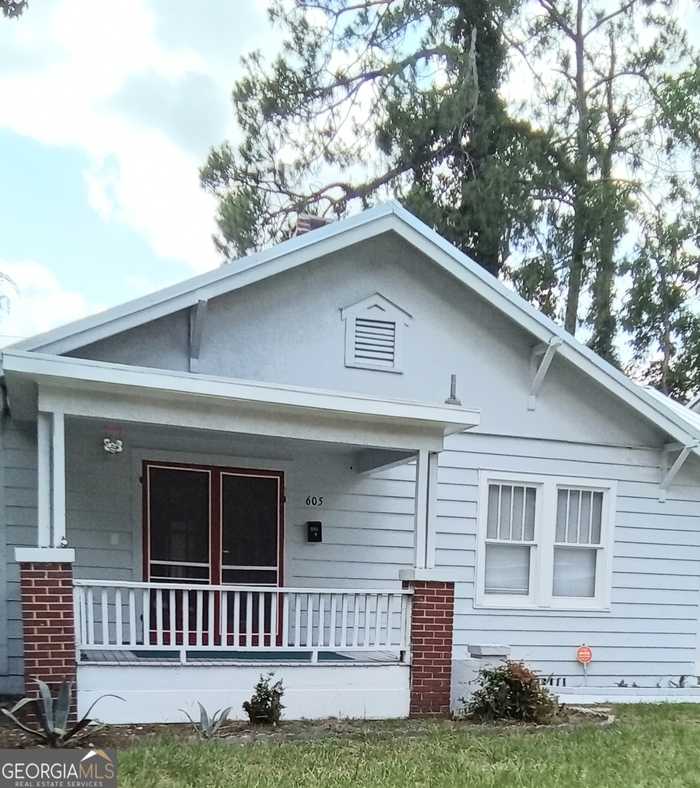 photo 1: 605 Walker Street, Waycross GA 31503