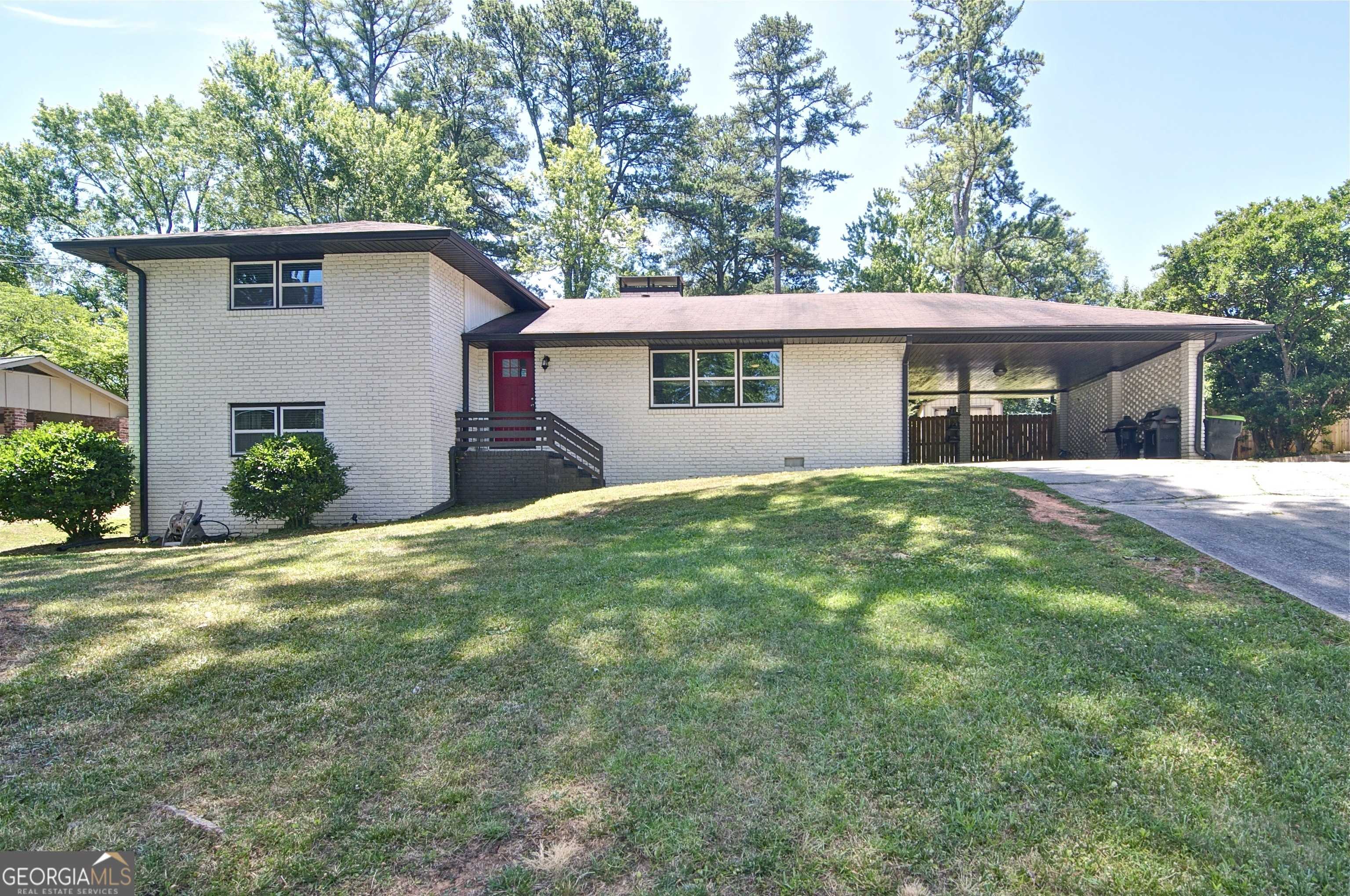 photo 1: 2324 Ithica Drive SE, Marietta GA 30067