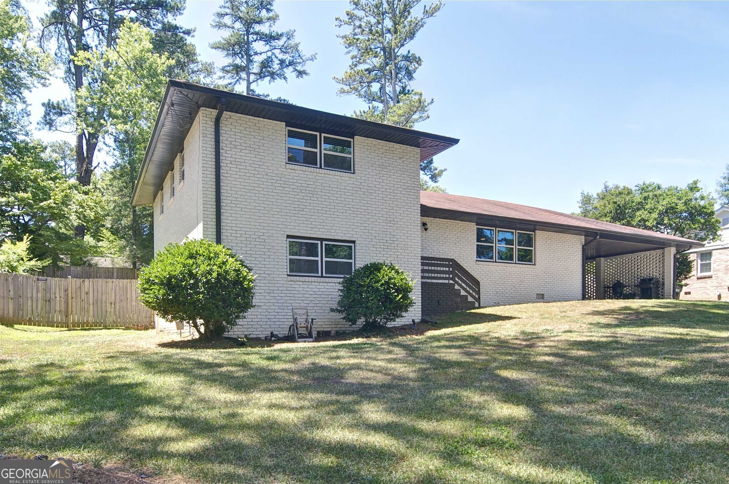 photo 2: 2324 Ithica Drive SE, Marietta GA 30067