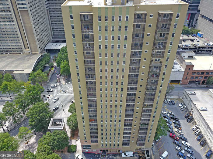 photo 1: 300 W Peachtree Street NE Unit 24L, Atlanta GA 30308