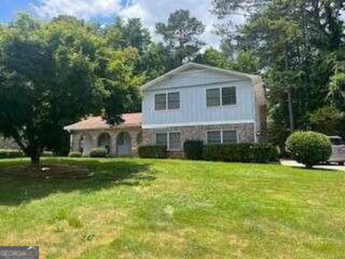 photo 1: 3219 Wintercreeper Drive, Lithonia GA 30038