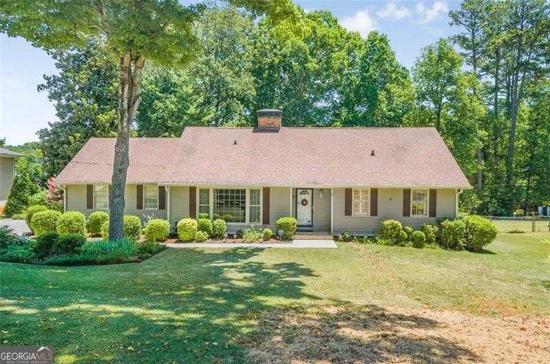 photo 1: 1696 LANCASTER Drive, Marietta GA 30066