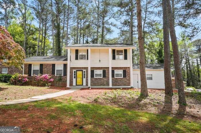 photo 2: 3973 Elmscourt Drive, Stone Mountain GA 30083