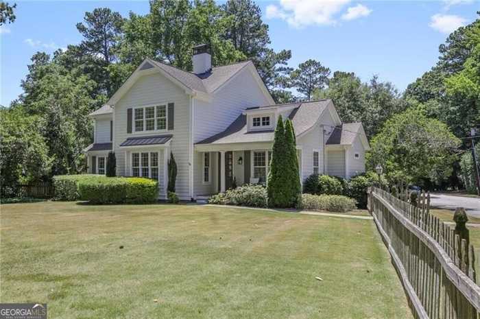 photo 2: 4437 Carmain Drive NE, Atlanta GA 30342