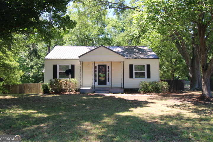 photo 1: 510 Spencer Street, Barnesville GA 30204