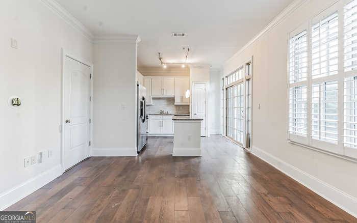 photo 2: 1055 Piedmont Avenue NE Unit UNIT 206, Atlanta GA 30309