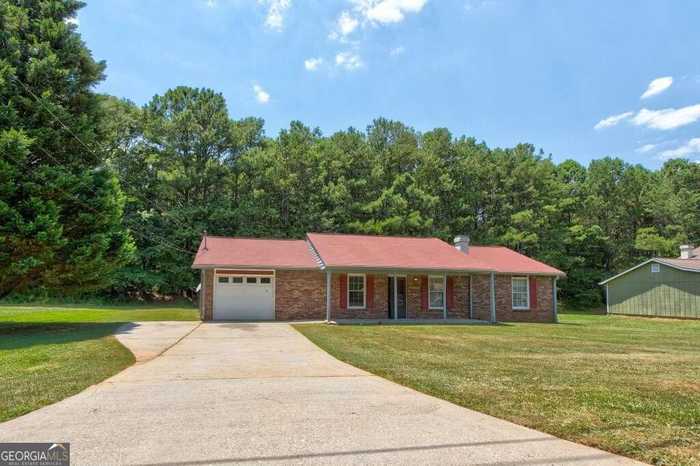 photo 2: 3515 Fannin Drive, Lithonia GA 30038