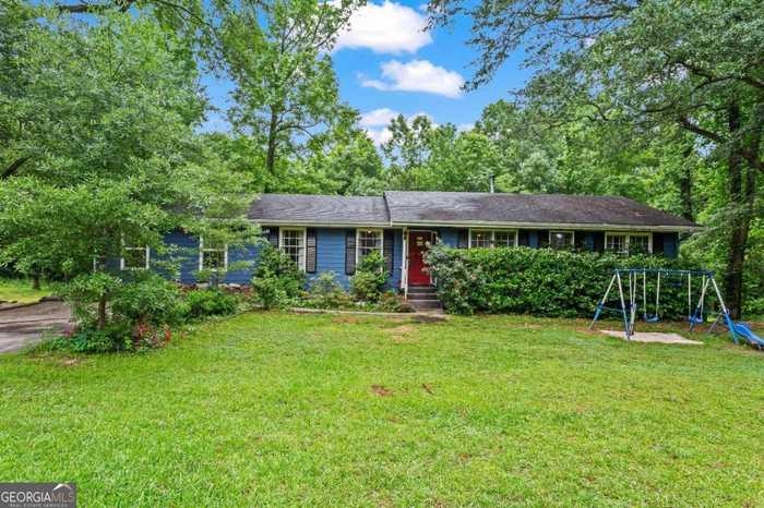 photo 1: 7712 Rockbridge Road, Lithonia GA 30058