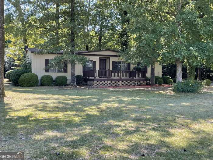 photo 1: 802 Old Milledgeville Road, Cochran GA 31014