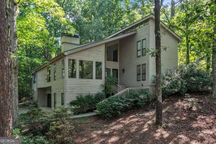 photo 1: 3390 RIVERMONT Parkway, Alpharetta GA 30022