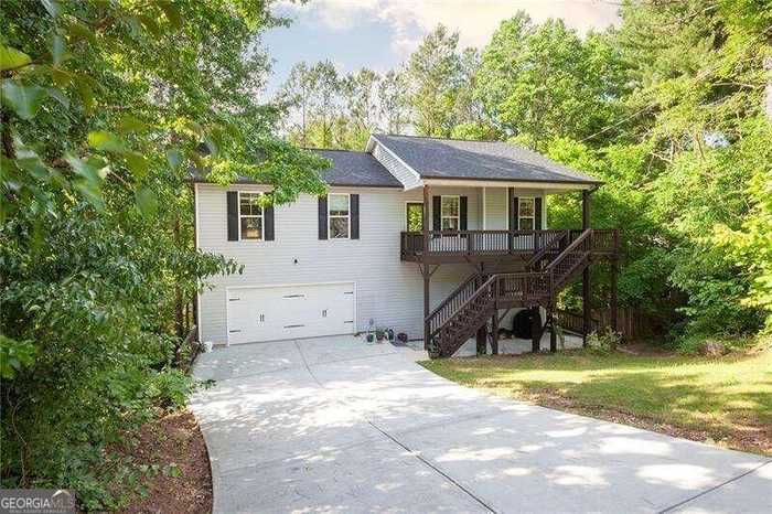 photo 2: 4385 Ridgecrest Court, Acworth GA 30101