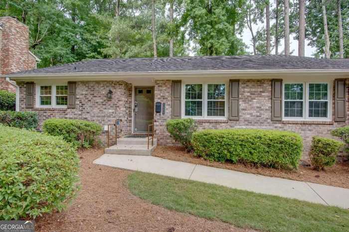 photo 2: 2400 Northlake Court NE, Atlanta GA 30345