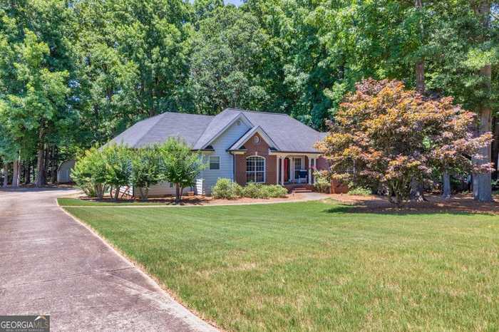 photo 1: 1409 Red Oak Way, Winder GA 30680