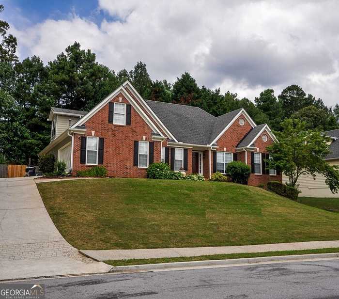 photo 2: 943 Lexus Drive, Lawrenceville GA 30045