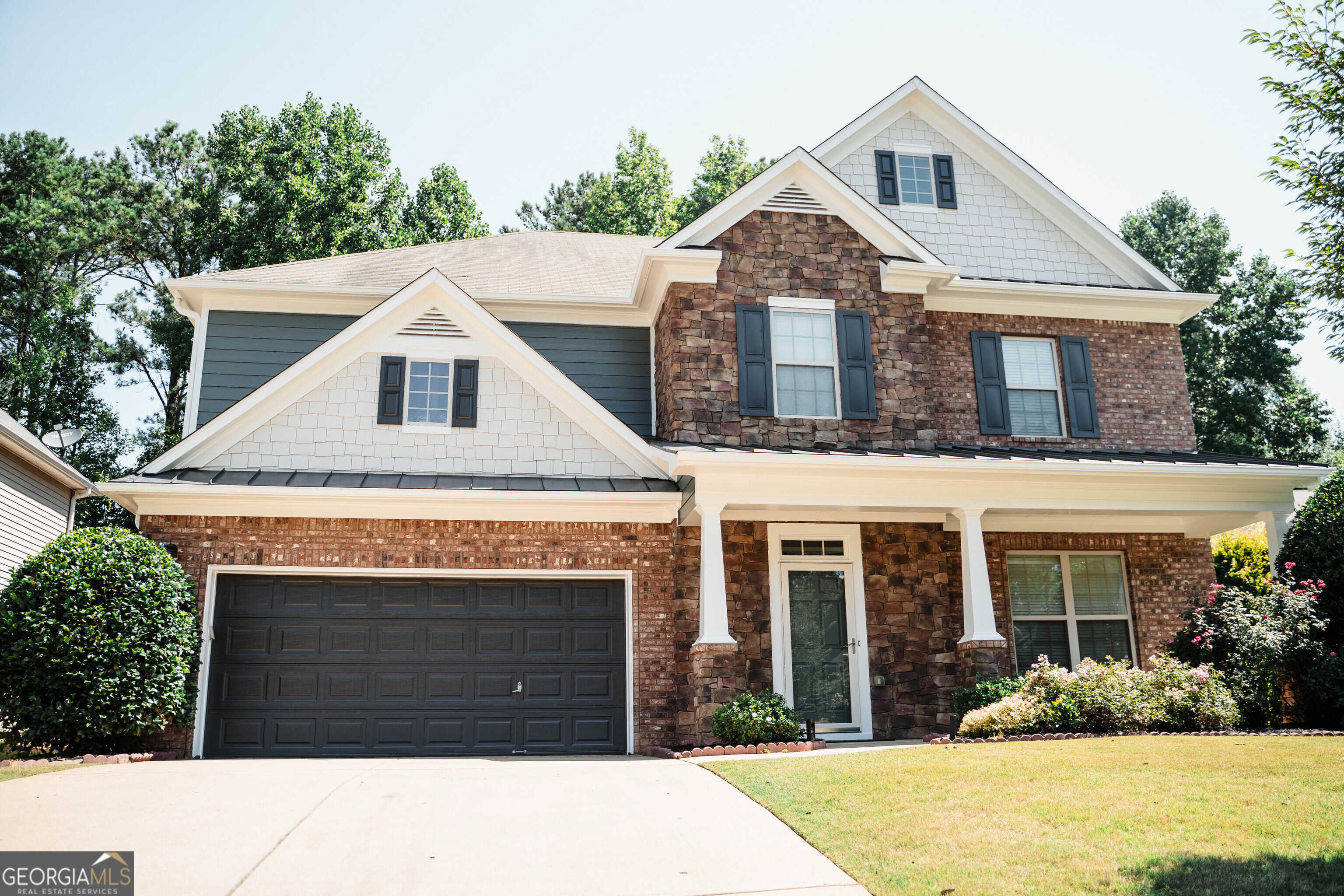 photo 1: 10 Eagle Court, Newnan GA 30265